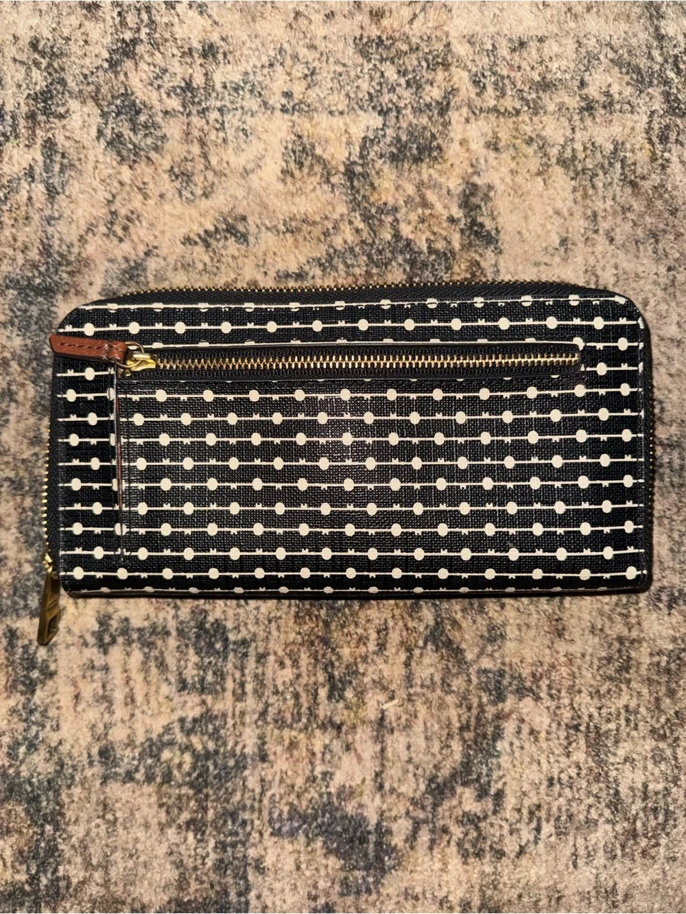 Fossil sleek zip